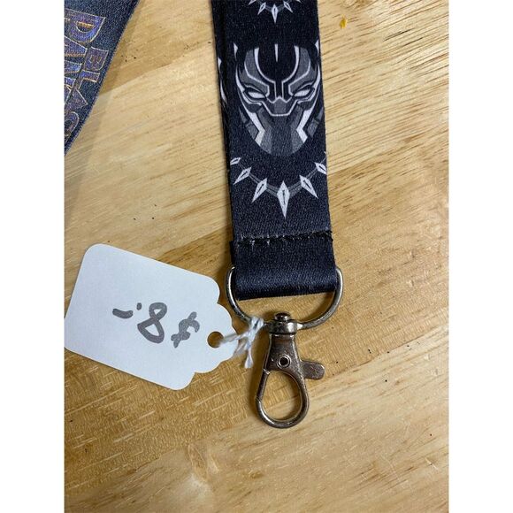 Marvel Black Panther Lanyard with ID Holder & Keychain - Picture 3 of 4